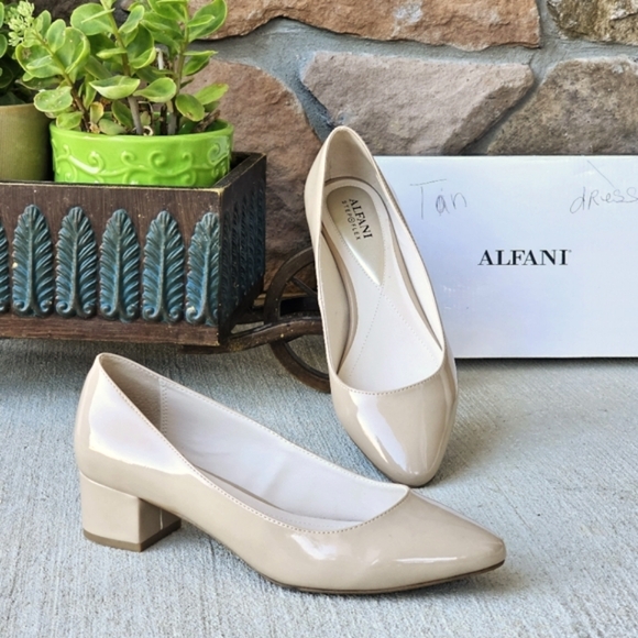 Alfani Women's Daleah Khaki Pointed Toe Classic Patent Pumps Size 8.5 Block Heel - Picture 2 of 15